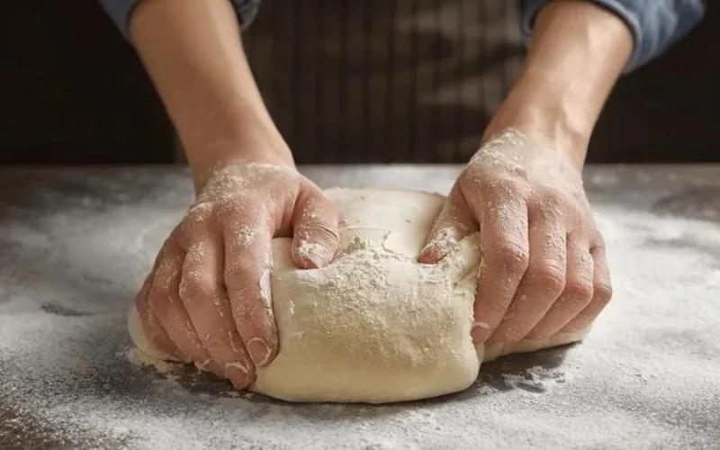 Tại sao khi nhào bột năng lại dễ bị chảy? Những cách khắc phục hiệu quả khi bột bị nhão