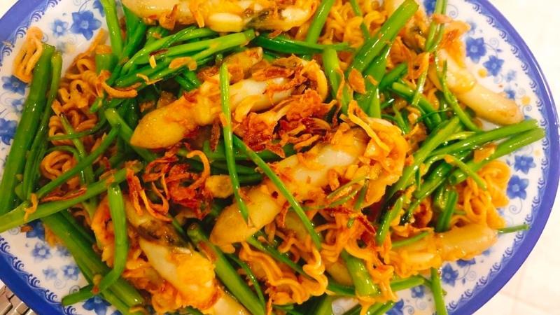 Món ốc móng tay xào mì thơm ngon, đậm đà – Cùng chinh phục mọi thực khách với công thức dễ làm