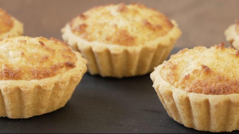 Khám phá cách làm tart dừa giòn thơm, hấp dẫn, ai nếm thử cũng sẽ yêu thích.