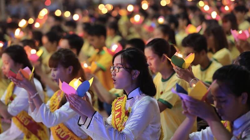 Lễ Vu Lan 2024 sẽ diễn ra vào ngày nào? Hãy cùng khám phá ý nghĩa sâu sắc của ngày lễ này, một dịp để con cháu tri ân công ơn nuôi dưỡng của cha mẹ.