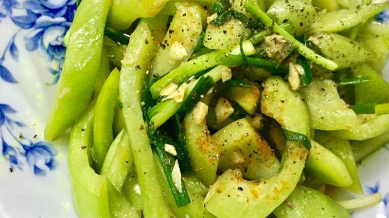 Khám phá những món ăn độc đáo chế biến từ khổ qua tây