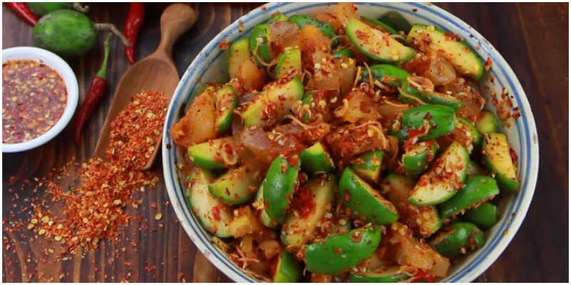 Hãy thưởng thức món ăn hấp dẫn với gân bò mềm mại, một lựa chọn lý tưởng cho những ai yêu thích sự độc đáo trong ẩm thực.