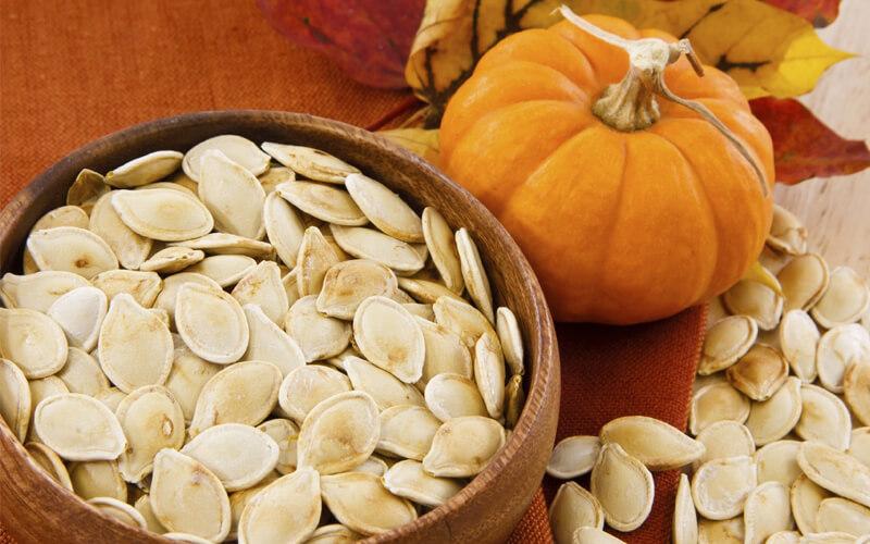Khám phá những món ăn vặt Tết không chỉ quen thuộc mà còn đầy mới mẻ để bạn có thể đãi khách một cách không bao giờ ngán, giữ cho không khí đón xuân thêm phần rộn ràng.