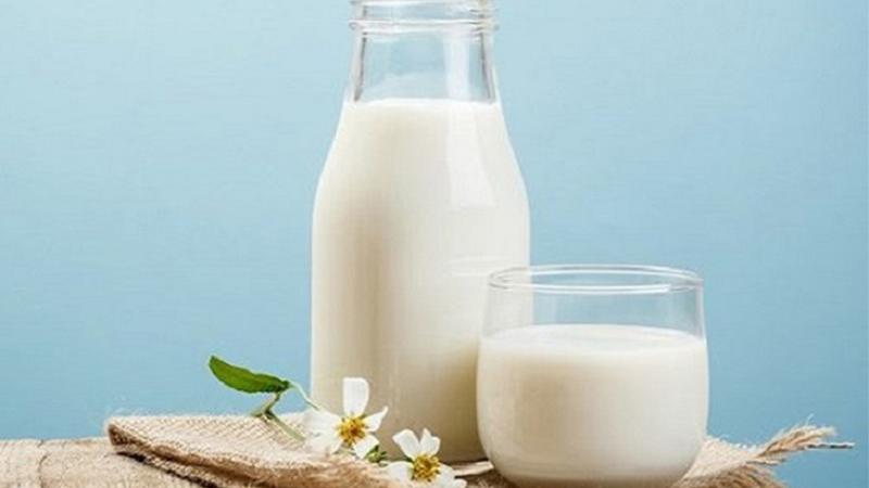 Cách dùng sữa tươi để rửa mặt và trị mụn hiệu quả