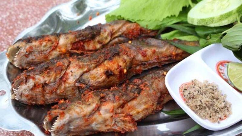 Hướng dẫn cách chế biến món cá thòi lòi nướng muối ớt, cay nồng và thơm ngon đầy hấp dẫn.