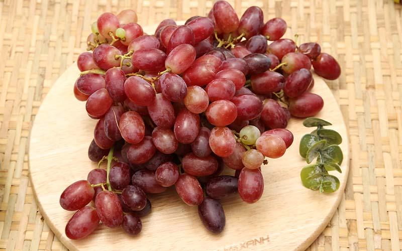 Đừng vội gỡ bỏ vỏ khi ăn nho, bạn sẽ ngạc nhiên trước những lợi ích bất ngờ từ việc giữ lại vỏ nho.