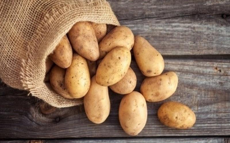 Khoai tây chứa bao nhiêu calo và liệu ăn khoai tây có gây tăng cân không?