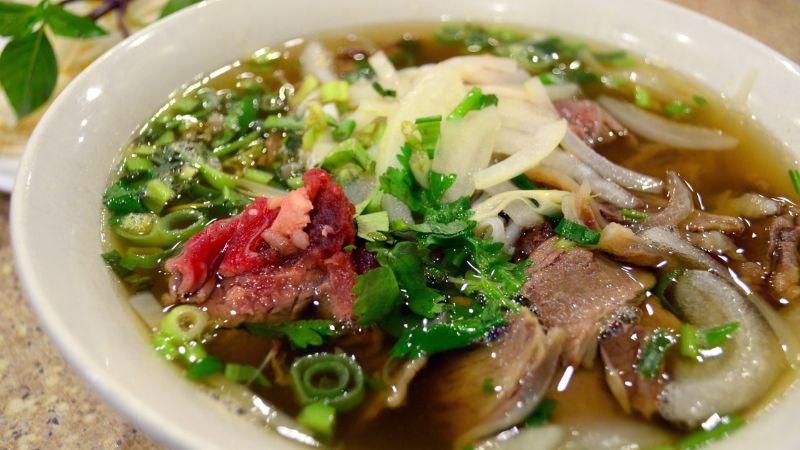 Khám phá những quán ăn đêm mê hoặc tại Sài Gòn, nơi thành phố không ngủ mời gọi bạn thưởng thức những món ngon khó cưỡng.