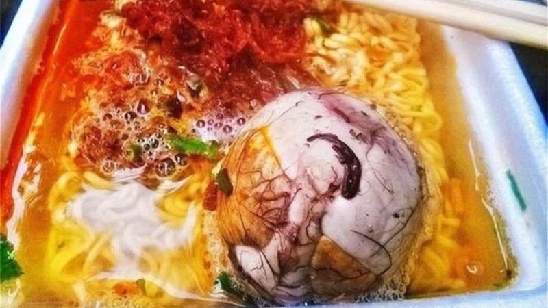 Khám phá ngay 4 quán trứng vịt lộn hấp dẫn tại Hà Nội