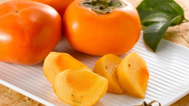 Mẹ sau sinh có nên ăn quả hồng không? Khám phá những lợi ích tuyệt vời của quả hồng đối với sức khỏe của mẹ sau sinh.
