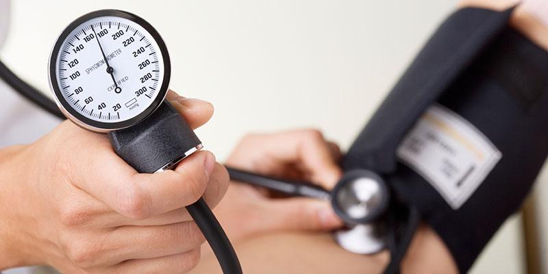 Phương pháp trị cao huyết áp hiệu quả từ tỏi và đậu trắng