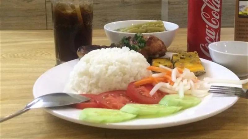 Khám phá 10 quán cơm tấm ngon nổi bật tại quận Thủ Đức, giúp bạn dễ dàng chọn lựa nơi thưởng thức món ăn đặc sắc này.