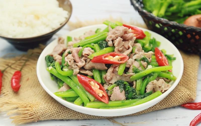 Khám phá công thức rau bí xào thịt bò đậm đà, khiến ai nếm thử cũng phải trầm trồ.