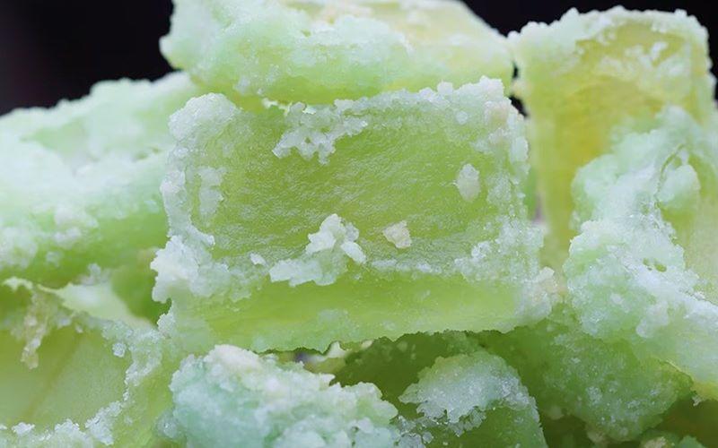 Khám phá công thức mứt cùi dưa hấu thơm ngon, độc đáo cho mùa Tết