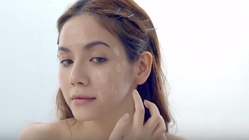 Mẹo trang điểm tinh tế cho khuôn mặt tròn