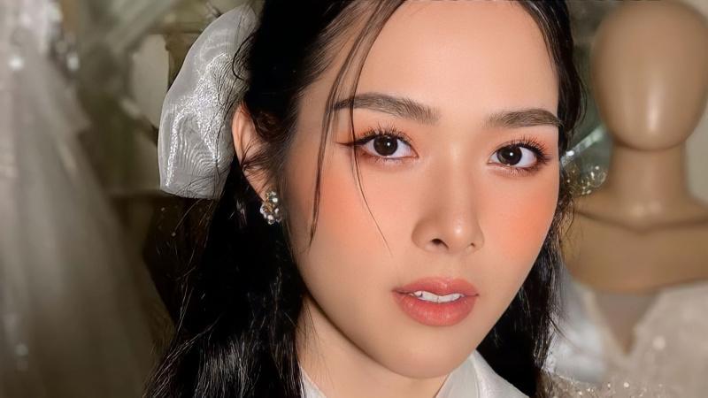 Khám phá vẻ đẹp tinh tế của phong cách trang điểm cô dâu theo tone Thái Lan, một lựa chọn không thể bỏ qua cho những ai yêu thích sự khác biệt.