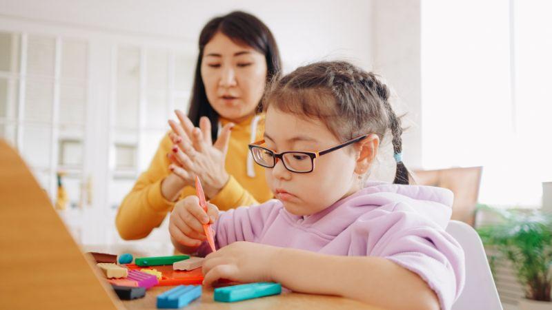 Khám phá hơn 40 câu đố thú vị về các vật dụng quanh ta, giúp bé nâng cao trí thông minh và khả năng tư duy linh hoạt.