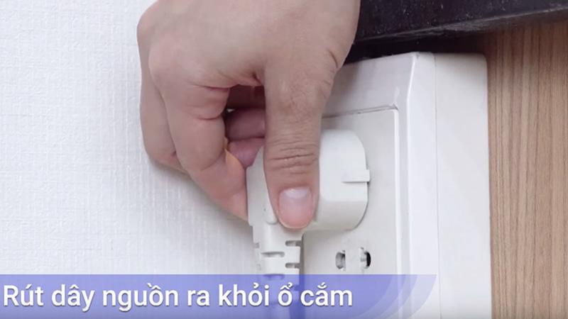 Khám phá 7 bước đơn giản để làm sạch tủ lạnh tại nhà, vừa sáng bóng vừa loại bỏ hoàn toàn mùi hôi khó chịu.