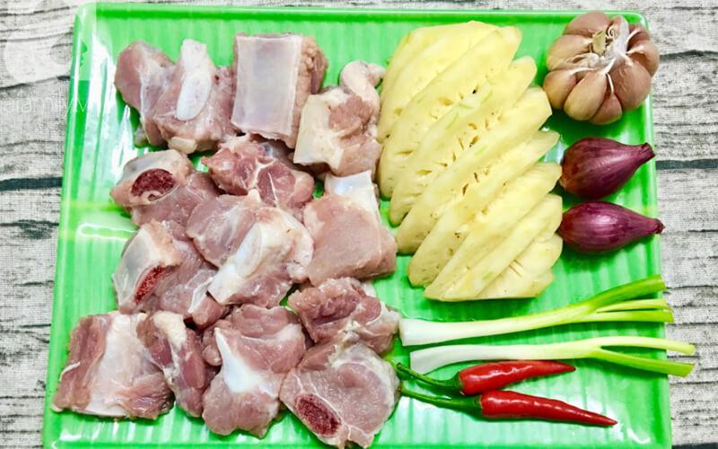 Khám phá cách làm sườn kho khóm tuyệt vời, vừa ngon miệng vừa đưa cơm mỗi ngày.