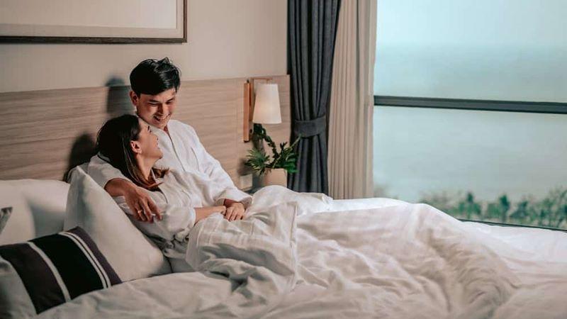 Ôm nhau khi ngủ mang lại nhiều tác dụng tuyệt vời, từ việc nâng cao sức khỏe đến cải thiện mối quan hệ. Cùng khám phá những tư thế ôm thoải mái giúp bạn ngủ ngon và tỉnh táo hơn mỗi sáng.