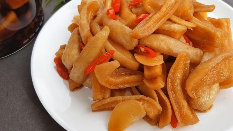 Hướng dẫn cách làm củ cải ngâm nước tương với vị chua cay và độ giòn tuyệt vời, mang đến món ăn hấp dẫn cho bữa cơm gia đình.
