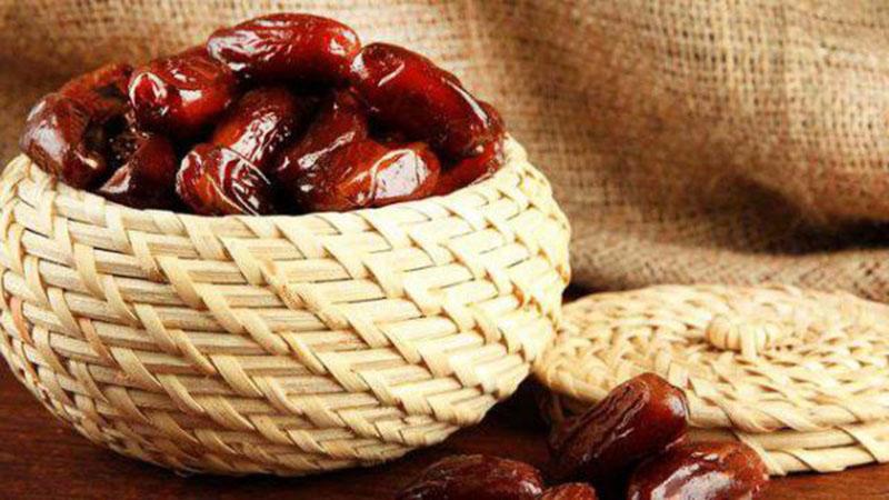 Khám phá cách chế biến mứt chà là thơm ngon, ngọt ngào, đem lại hương vị đậm đà mà cả gia đình đều mê mẩn.