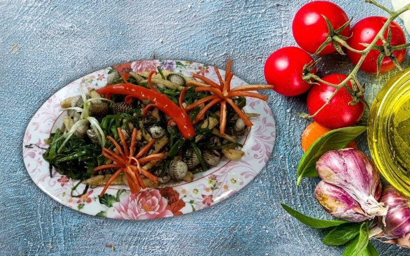 Chia sẻ bạn cách chế biến món sò huyết xào rau muống thơm ngon, dễ làm mà không kém phần hấp dẫn.