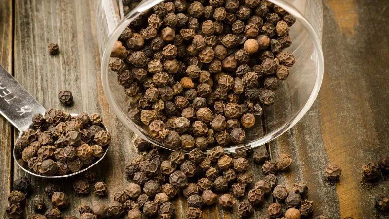 Giá tiêu hôm nay 21/02/2024: Tăng 2.000 đồng/kg tại các khu vực