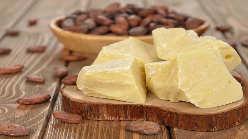 Shea butter là một thành phần quen thuộc trong ngành mỹ phẩm, mang đến nhiều công dụng tuyệt vời cho sắc đẹp và sức khỏe làn da. Hãy cùng khám phá những lợi ích mà shea butter mang lại trong các sản phẩm làm đẹp nhé!