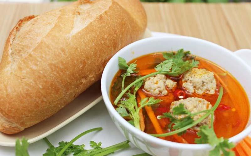 Khám phá 12 quán bánh mì xíu mại Đà Lạt nổi tiếng, nơi bạn có thể thưởng thức bữa sáng tuyệt vời với hương vị đặc sắc.