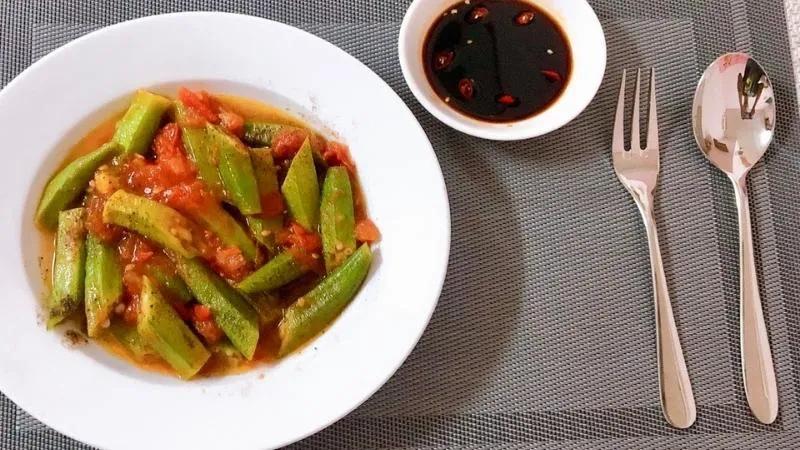 Hướng dẫn chế biến đậu bắp xào cà chua, món ăn đơn giản nhưng đầy hương vị, mang đến trải nghiệm ẩm thực thú vị cho mọi bữa ăn.