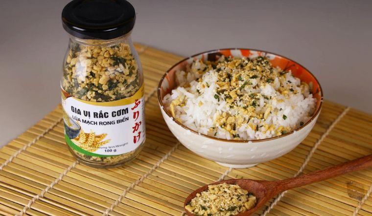Món cơm trở nên thơm ngon và bổ dưỡng hơn bao giờ hết khi được kết hợp với gia vị rắc cơm Tâm Minh, mang lại trải nghiệm ẩm thực tuyệt vời.
