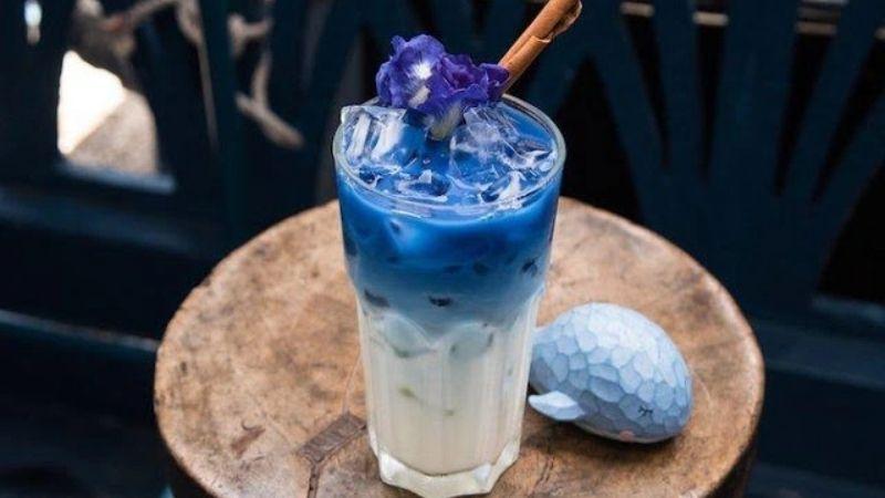 Khám phá cách pha chế latte hoa đậu biếc dễ dàng với công thức đơn giản, mang đến hương vị mới mẻ và bắt mắt.