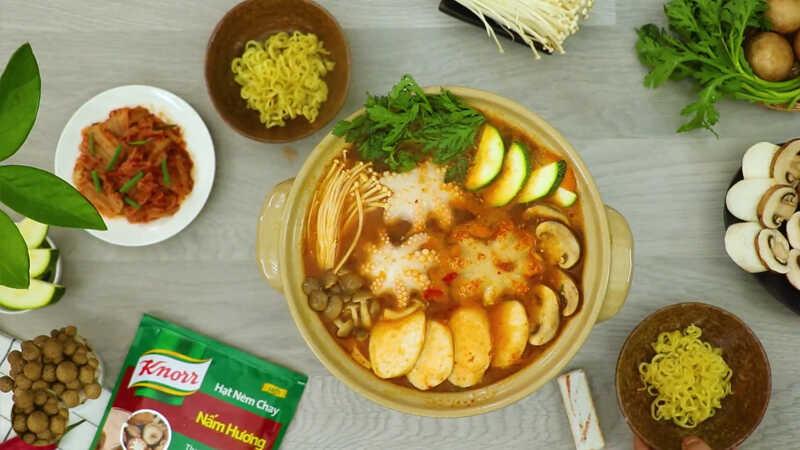 Khám phá cách chế biến lẩu bạch tuộc chua cay với công thức đơn giản nhưng hương vị đầy mê hoặc.
