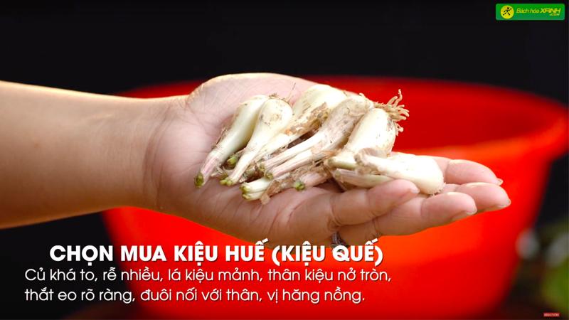 Khám phá bí quyết lột vỏ củ kiệu và cách muối củ kiệu sao cho giòn rụm, trắng mịn và đạt hương vị thơm ngon tuyệt vời.