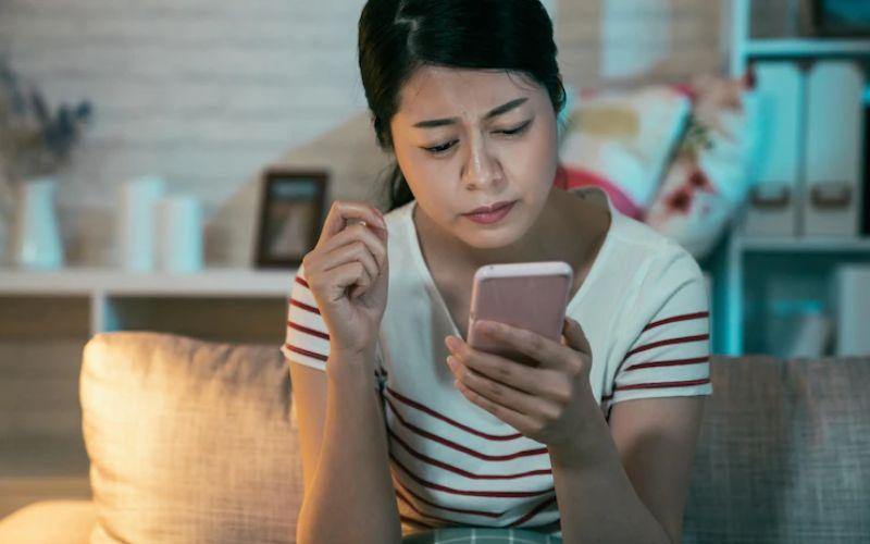 Tại sao mắt bạn lại bị chói khi tiếp xúc với màn hình? Cách bảo vệ đôi mắt khi sử dụng thiết bị điện tử.