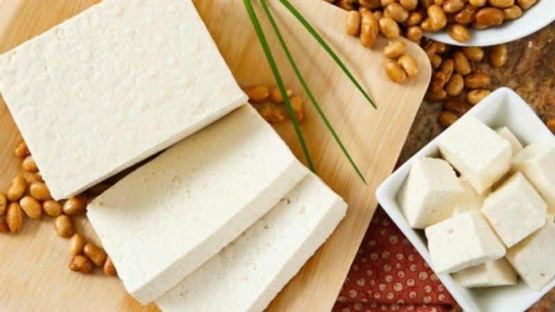 Ghi nhớ 5 điều quan trọng khi chiên đậu hũ để tránh tình trạng đậu bị nát hoặc dính chảo, giúp món ăn đạt được độ hoàn hảo.