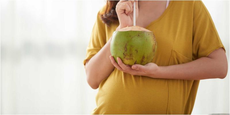 Liệu việc uống nước dừa có thực sự giúp bé sinh ra có làn da trắng sáng như nhiều người tin tưởng?