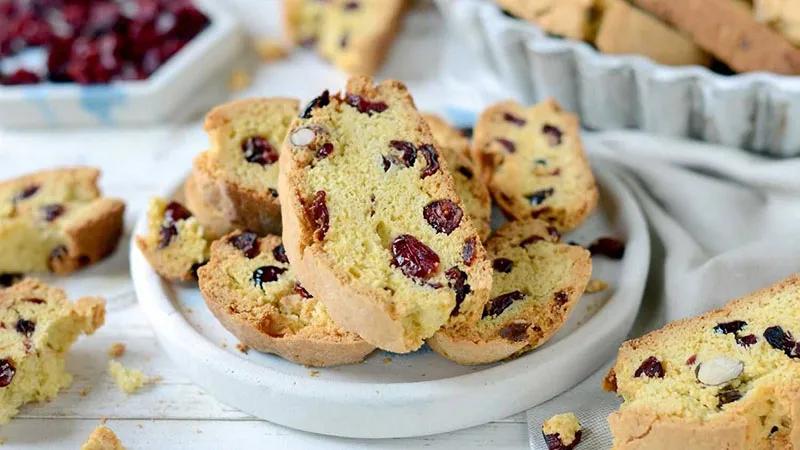 Hướng dẫn làm bánh biscotti giòn tan, đậm đà hương vị Ý