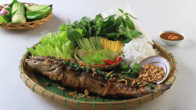 Khám phá cách làm món cá lóc nướng lá chuối thơm ngon, mang đậm hương vị miền quê giản dị mà đầy hấp dẫn.