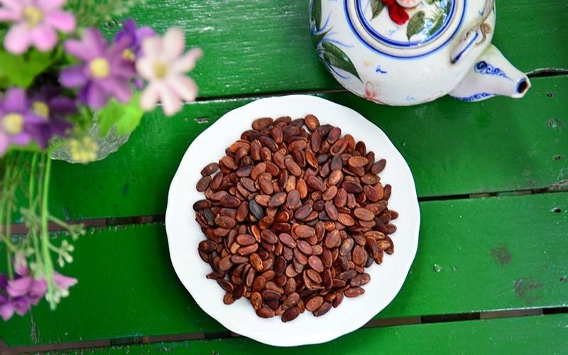 Hạt dưa có chứa nhiều calo không? Cách ăn hạt dưa sao cho không bị nóng hay đau họng