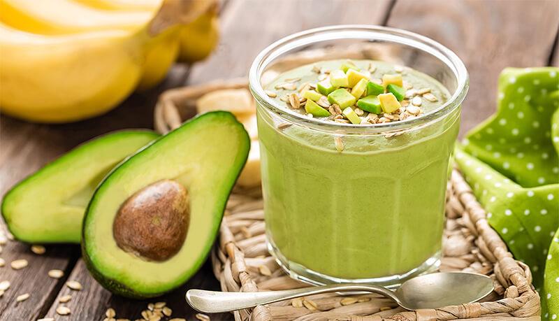 Một ly sinh tố bơ chuối vừa ngon miệng, vừa giúp bạn duy trì làn da sáng khỏe và vóc dáng thon gọn, quyến rũ.