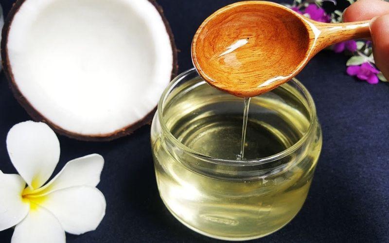 Mờ tàn nhang hiệu quả chỉ sau 2 tuần nhờ dầu dừa thiên nhiên