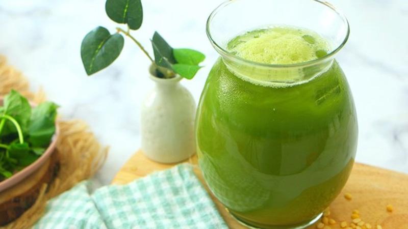Công thức làm nước ép rau má đậu xanh thanh mát, giúp giải nhiệt cơ thể tuyệt vời trong những ngày hè oi ả.