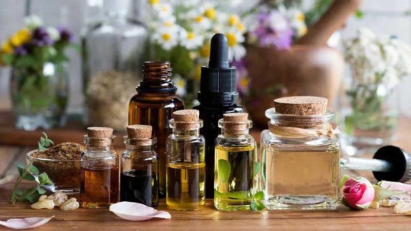 Fragrance là gì và liệu bạn có nên sử dụng mỹ phẩm có chứa thành phần này? Cùng khám phá ngay câu trả lời.