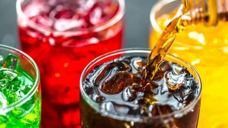 100ml nước ngọt chứa bao nhiêu calo? Uống nước ngọt có gây béo không?