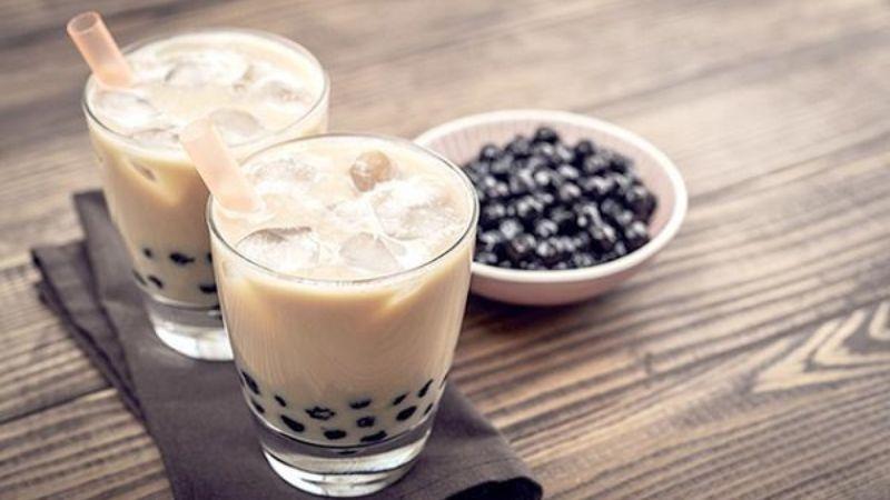 Bà bầu có nên uống trà sữa hay không? Những tác hại tiềm ẩn khi mẹ bầu uống quá nhiều trà sữa là gì?