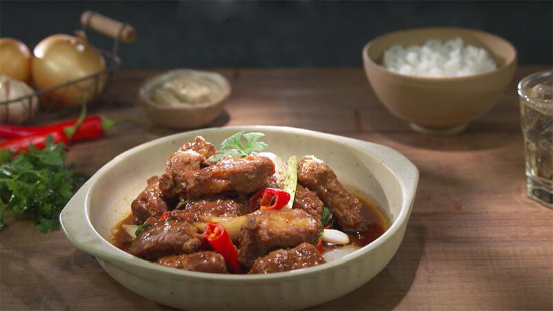 Khám phá cách làm sườn non kho chao thơm ngon, lạ miệng cho bữa cơm gia đình thêm phần hấp dẫn.