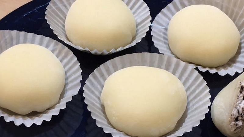 Hướng dẫn làm bánh mochi nhân kem tươi từ bột nếp dẻo mịn, không cần máy móc, đơn giản mà vẫn cực kỳ thơm ngon.