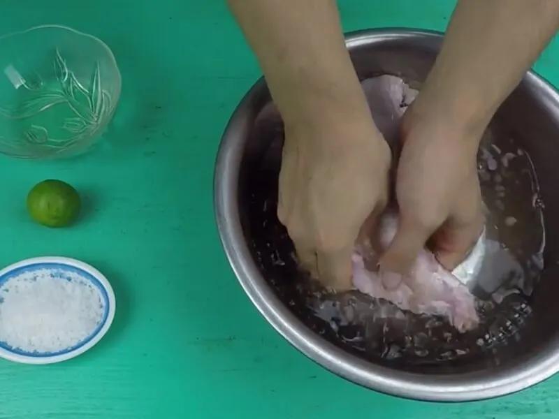 Hãy cùng khám phá công thức làm phá lấu bao tử heo đậm đà chuẩn vị người Hoa, với những bí quyết tinh tế từ văn hóa ẩm thực đặc sắc.